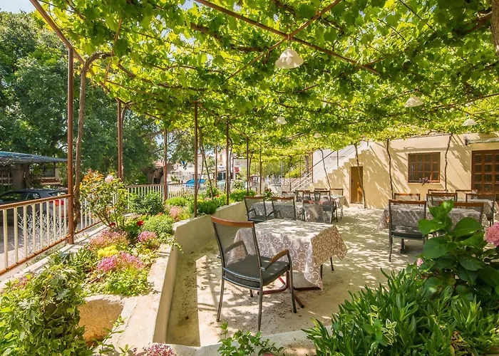 Segulja Pensjonat Malinska