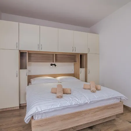 招待所 Segulja 4*