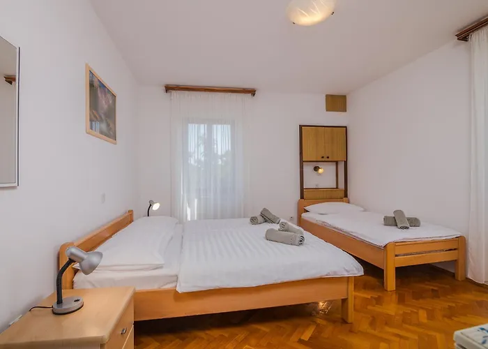 Segulja Pensión 4*