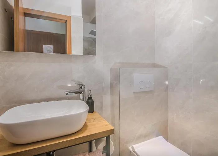 Segulja Πανσιόν