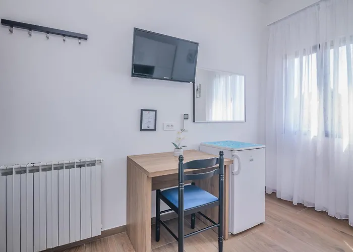 Segulja Πανσιόν Malinska